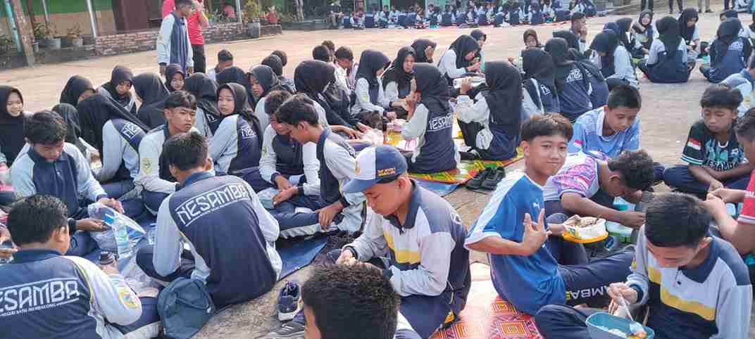Program KAIH: Membiasakan Budaya Gizi (MBG) di SMP Negeri 1 Membalong Program KAIH: Membiasakan Budaya Gizi (MBG) di SMP Negeri 1 Membalong