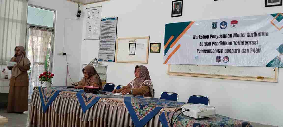 Delegasi SMPN 1 Membalong Paparkan KSP Terintegrasi P4GN dalam Workshop di Tanjungpandan