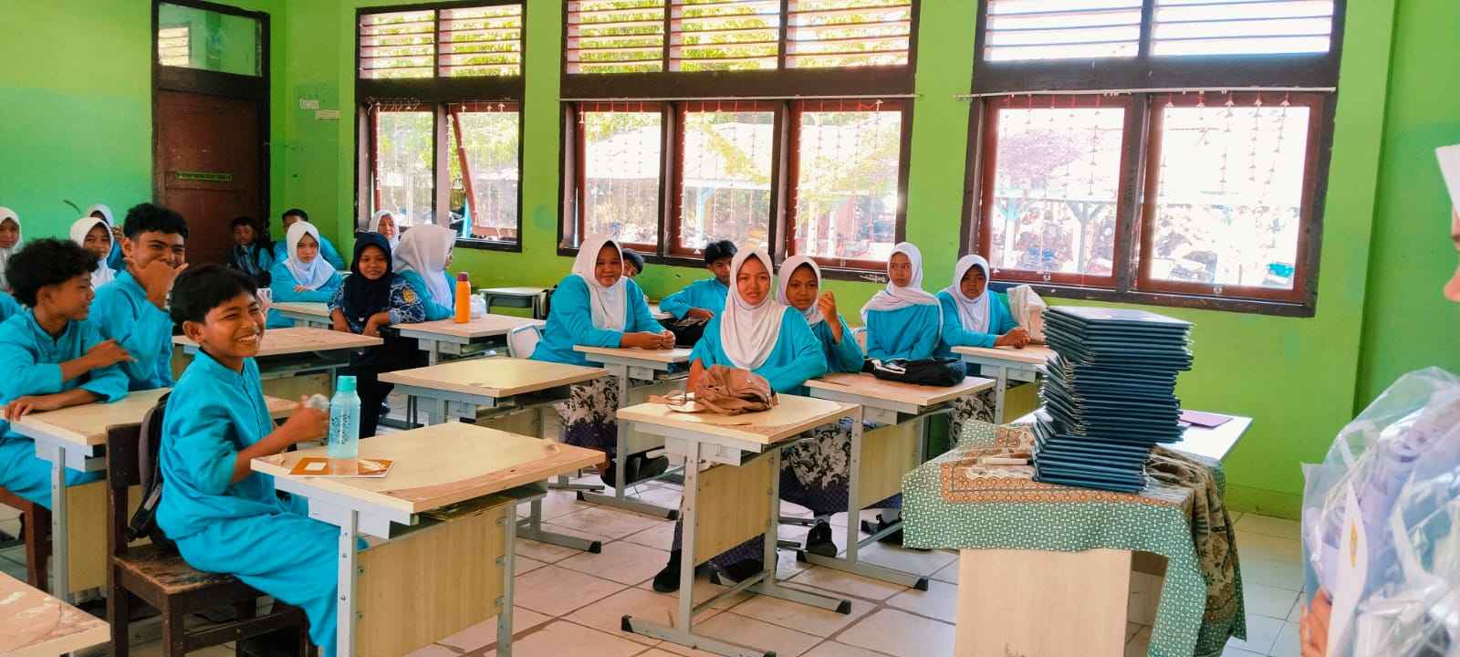 SMPN 1 Membalong Bagikan Rapor Semester Genap TA 2025/2026 dan Umumkan Juara Kelas
