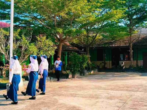 Khidmat dan Penuh Makna, SMPN 1 Membalong Gelar Upacara Peringatan Hari Lahir Pancasila 2026
