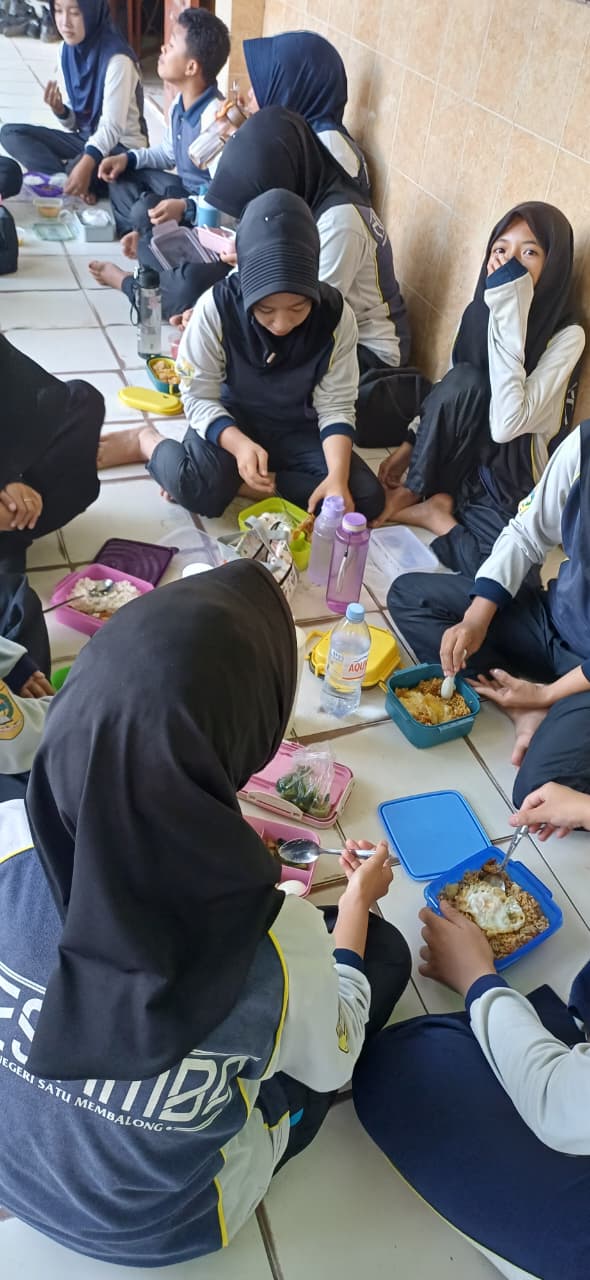 Nesamba BERSINAR: Wujudkan Generasi Bebas Narkoba Lewat Infaq Jumat Religi dan Makan Bergizi Seimbang Nesamba BERSINAR: Wujudkan Generasi Bebas Narkoba Lewat Infaq Jumat Religi dan Makan Bergizi Seimbang